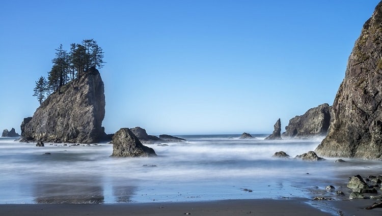 Pantai Gigi Hiu Lampung Panorama Indah Di Selatan Pulau