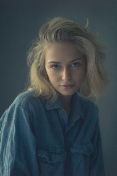 sophie  simnett
