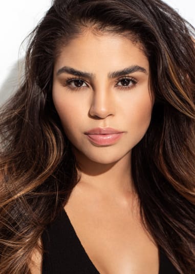 Fernanda Flores