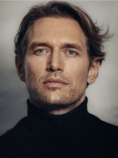 ROBERTAS AUKSTUOLIS