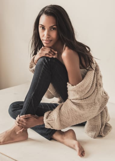 Akilah Hill 