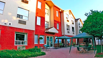Maplecrest Village Revera