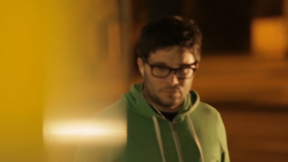 AKO SAMO PROMATRAŠ, KAO DA ZLOSTAVLJAŠ