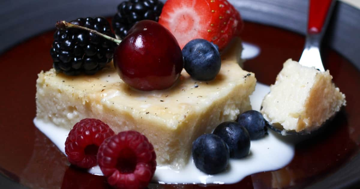 Gateau Aux Trois Laits Et Ses Fruits Frais Zeste