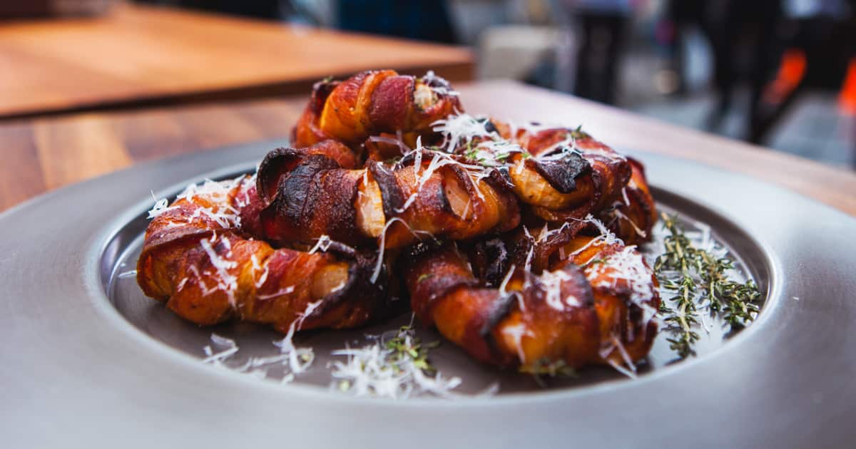 Recette de rondelles d'oignons au bacon | Zeste