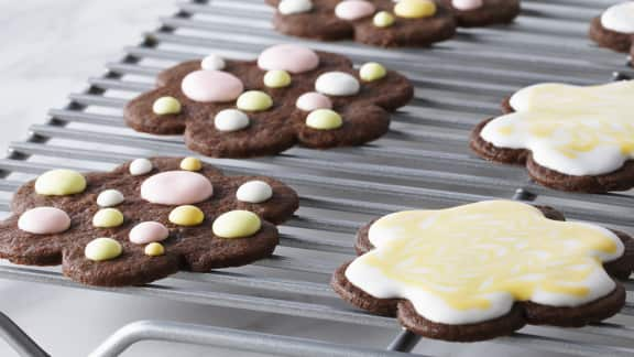 biscuits sablés au chocolat et glaçage royal