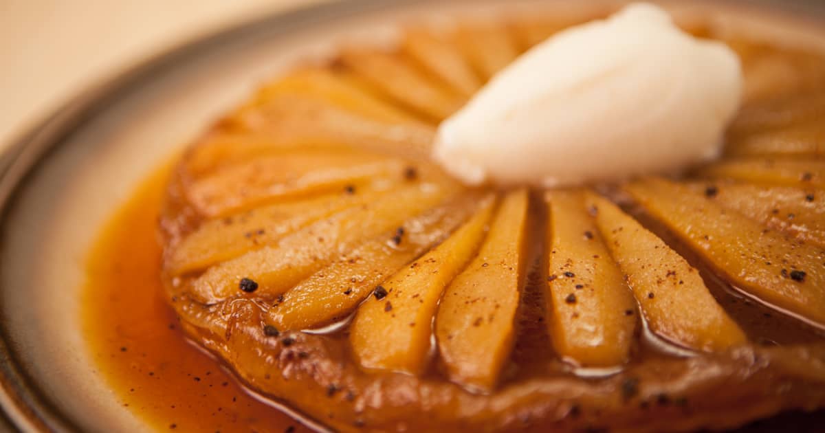 Tarte Tatin à la poire et au sirop d’érable Zeste