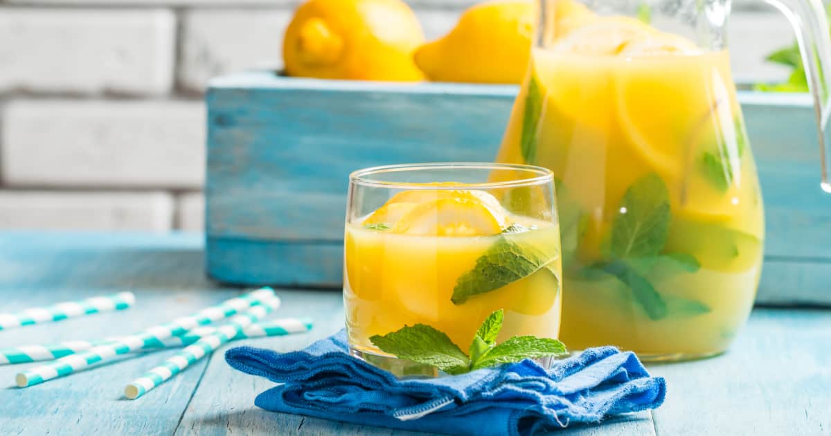 Recette de Limoncello (Meilleure recette italienne maison) Zeste