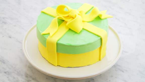 Recette De Gateau Boite A Chapeau Au Citron Et A La Creme Au Beurre Suisse Zeste