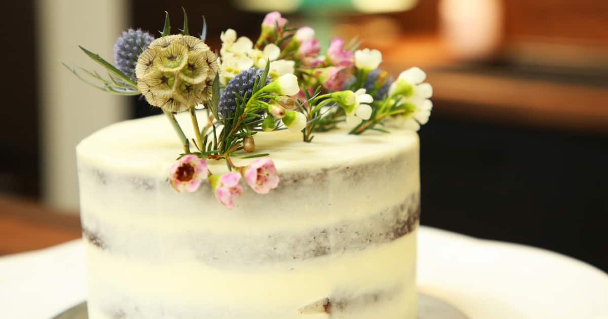 Comment Ajouter Des Fleurs Naturelles Sur Vos Gateaux Zeste