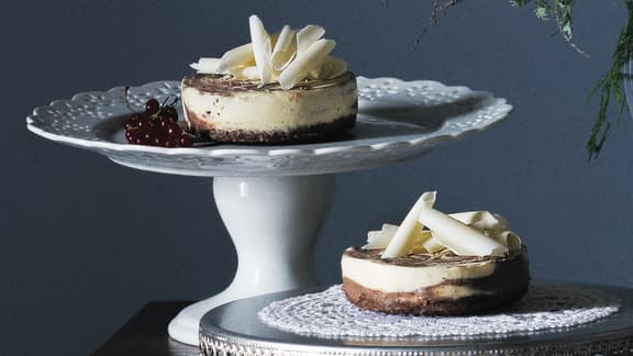 Gâteaux au fromage individuels, marbrés au chocolat