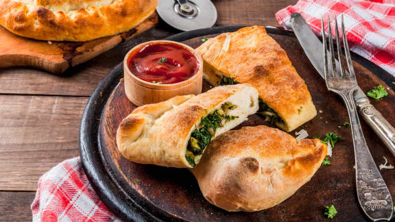 Recette De Pizza Farcie Aux Epinards Foodlavie