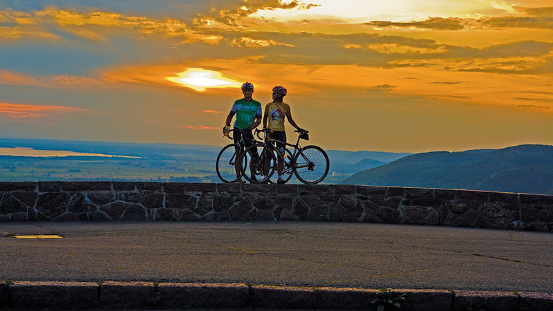 Amerique Canada Quebec Outaouais Parc De La Gatineau Le Bonheur Du Velo Sans Les Autos Espaces