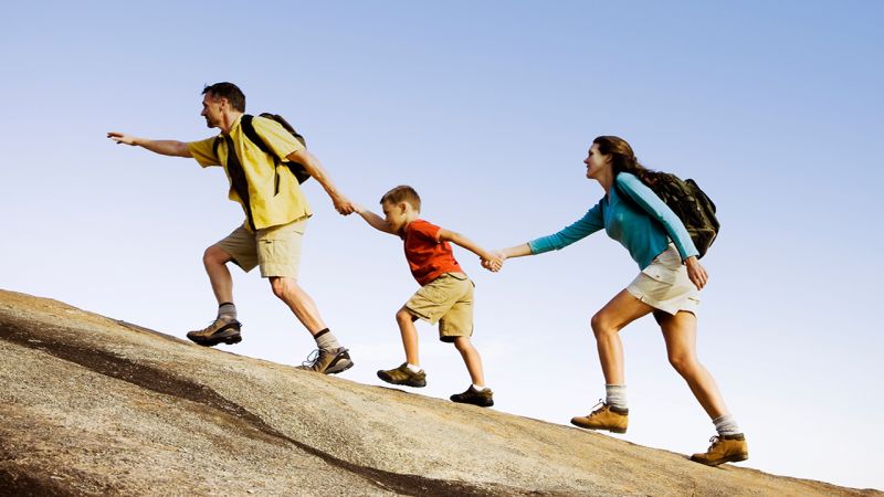 Actualités, Débat : partir à l'aventure avec ses enfants?