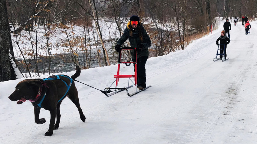 6 endroits où essayer la trottinette des neiges au Québec