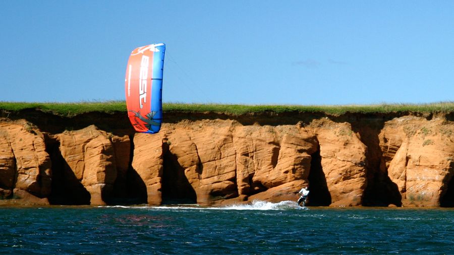 Kitesurf : Apprendre à maîtriser le vent aux Îles