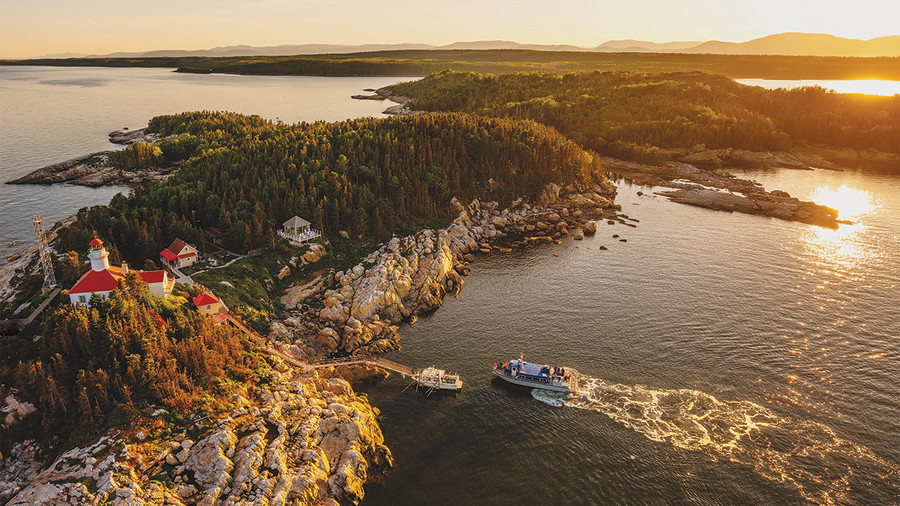 Dormir dans un phare au milieu du fleuve à Rivière-du-Loup