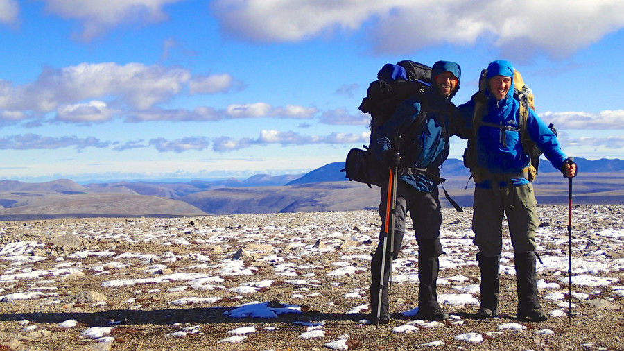 Pédaler, randonner et pagayer sur la Canol Heritage Trail