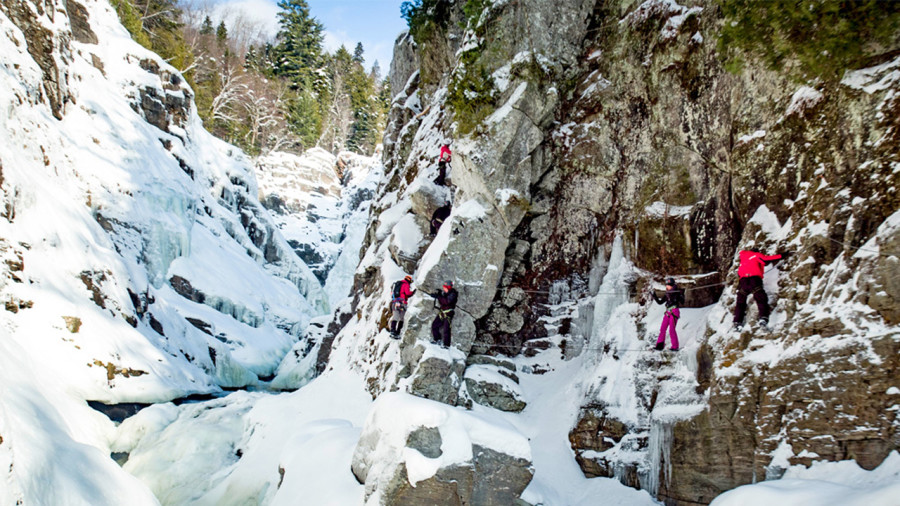 Via ferrata d’hiver : au fil des parois… et du froid