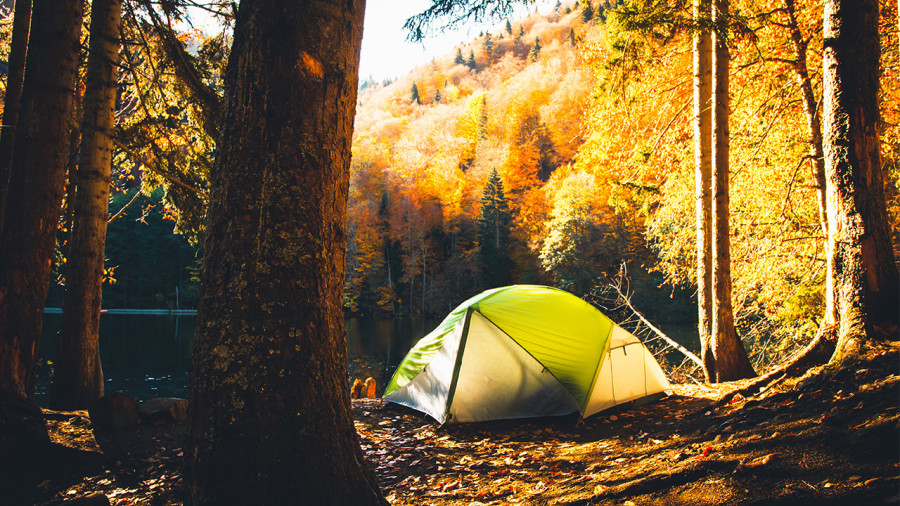 10 objets essentiels pour camper en automne sans avoir froid
