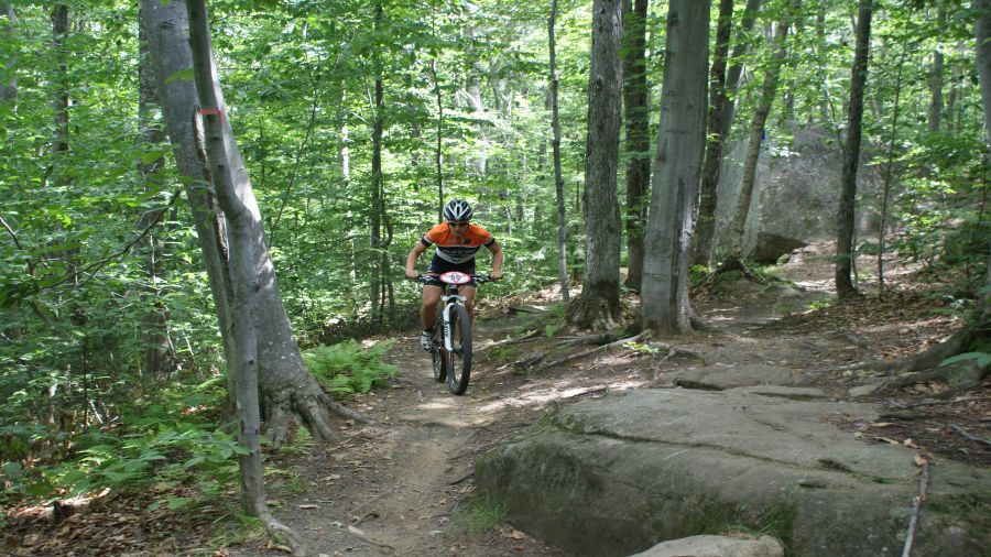 Vélo de montagne ou course en sentier au parc régional Val-David