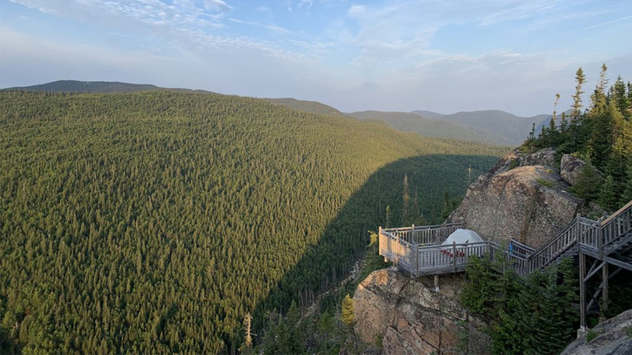 Mont Édouard : camping avec vue au sommet de la montagne