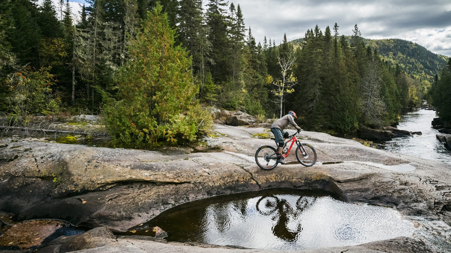 Concours : un abonnement annuel de vélo de montagne à gagner à Vallée Bras-du-Nord