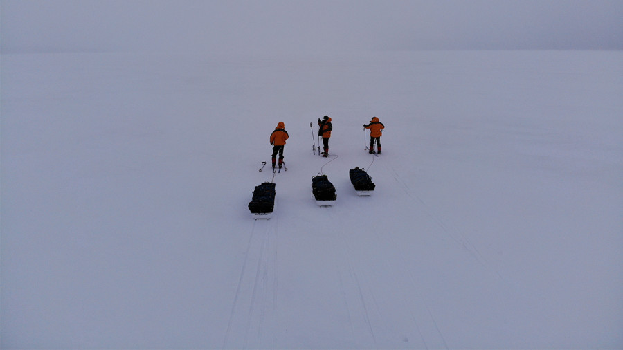 Expédition AKOR : une traversée nord-sud du Canada en ski, canot et vélo
