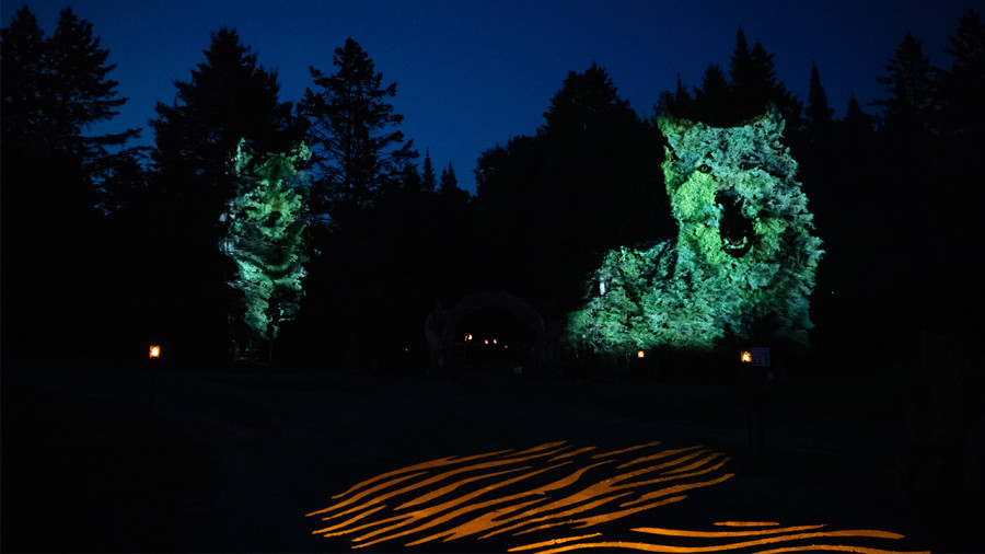Un nouveau parcours illuminé de nuit sur la trace des loups en Outaouais