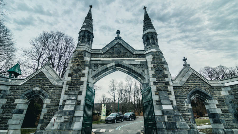 Le vélo interdit au cimetière Mont-Royal