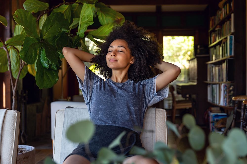 Woman use the five finger relaxation technique