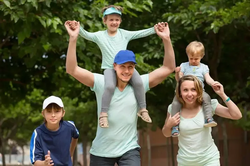 هل يمكن جعل ممارسة الرياضة نشاطًا عائليًا ممتعًا؟