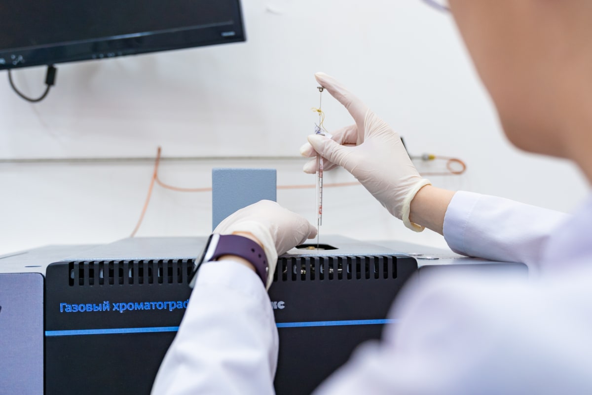 Lubricating oil analysis - Image 1