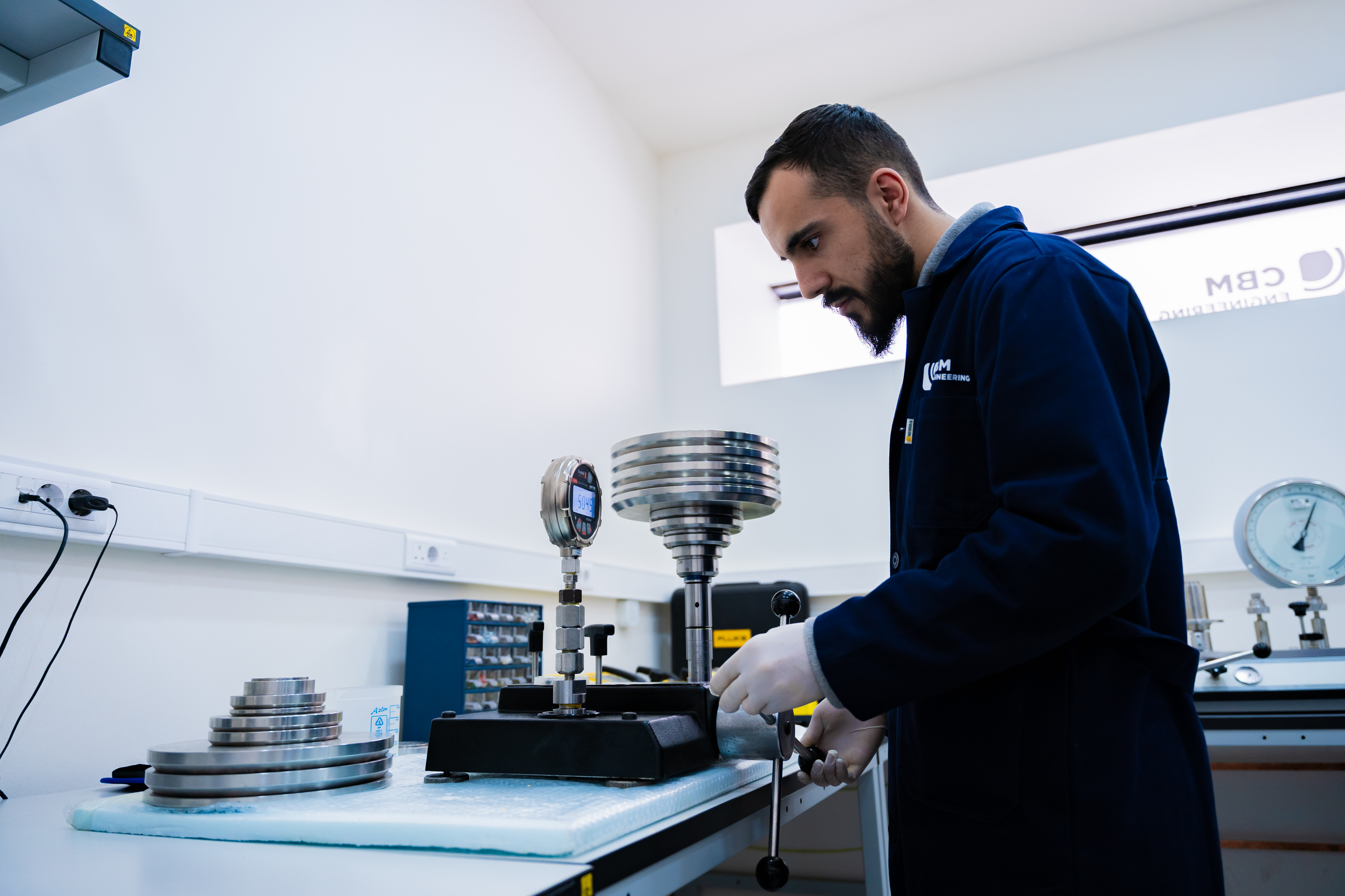Calibration of pressure measuring instruments — photo 2