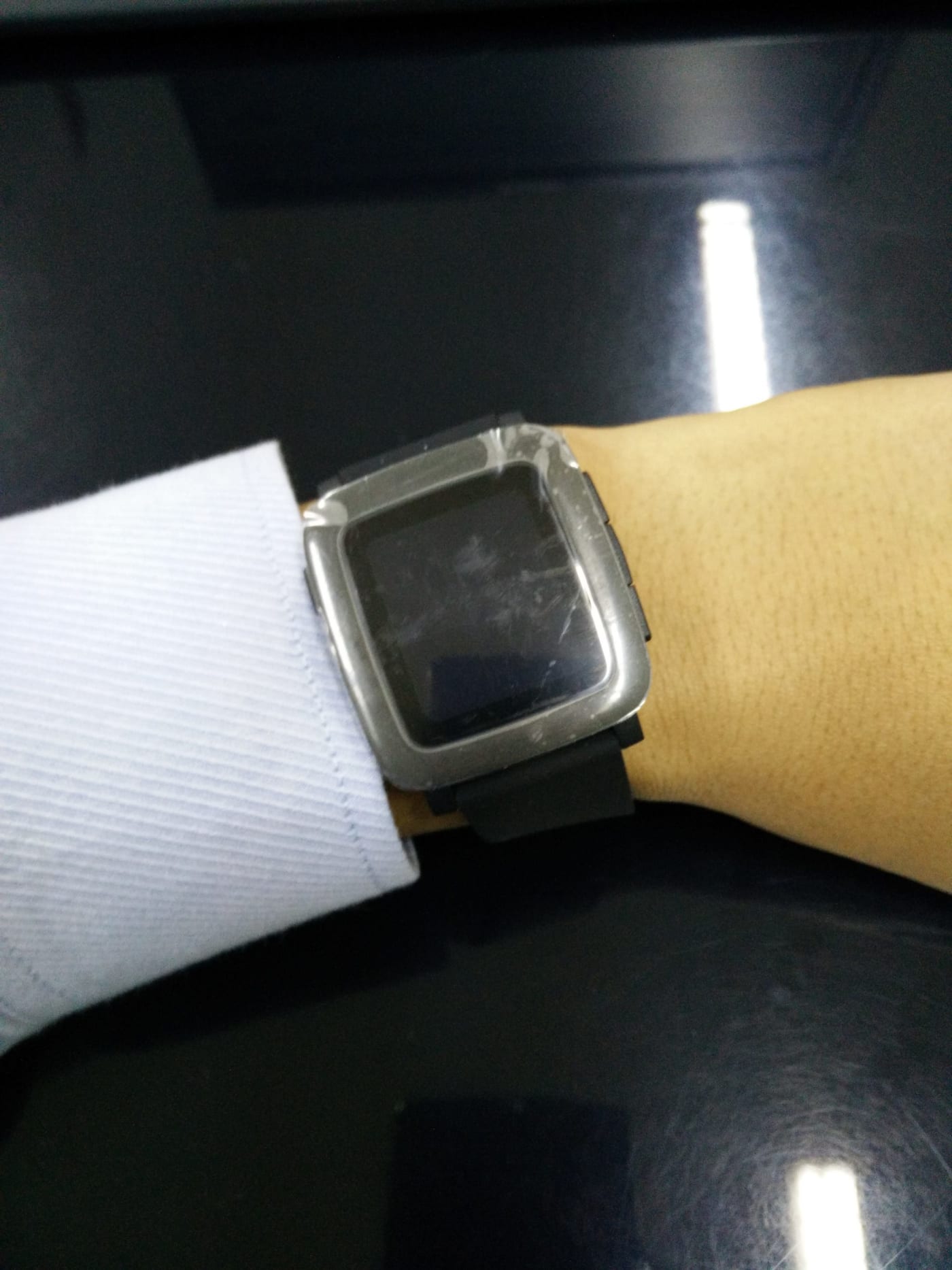 Iya, masih ada plastiknya. :))