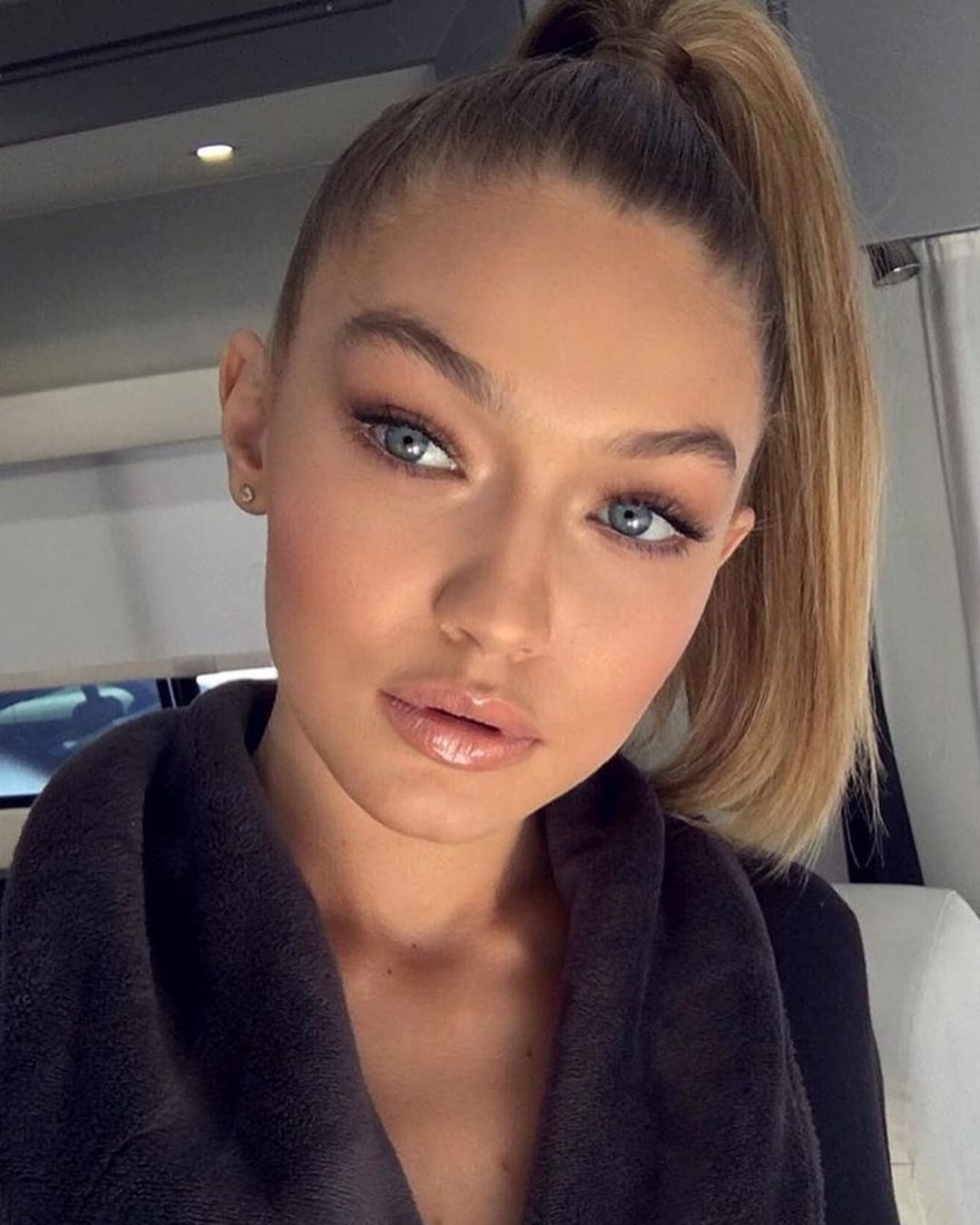 Gigi Hadid photo 11