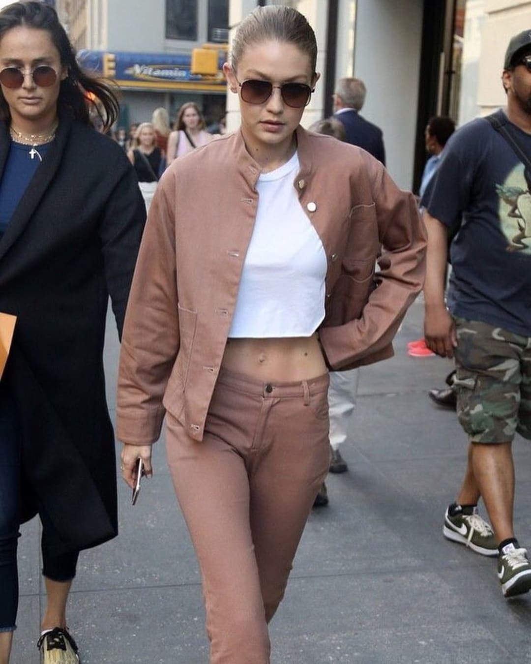 Gigi Hadid photo 20