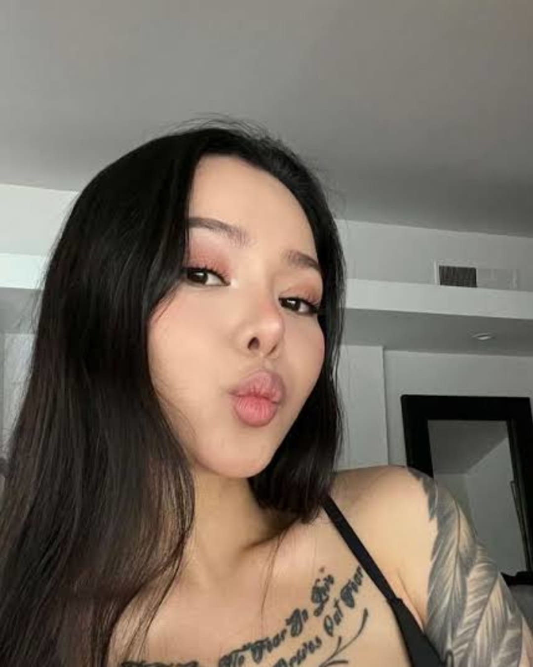 Bella Poarch photo 19