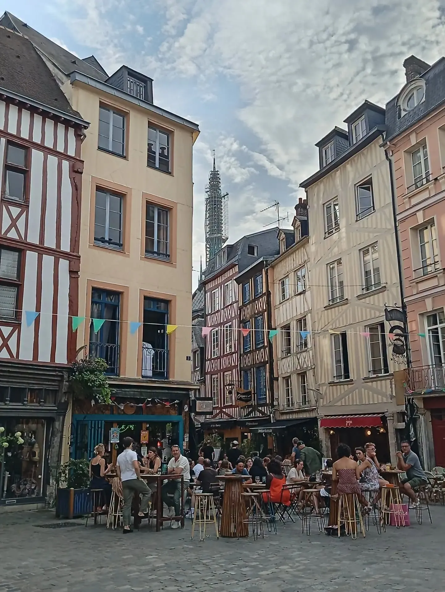 Place du Lieutenant Aubert, Rouen — Photo par Rouenenphoto