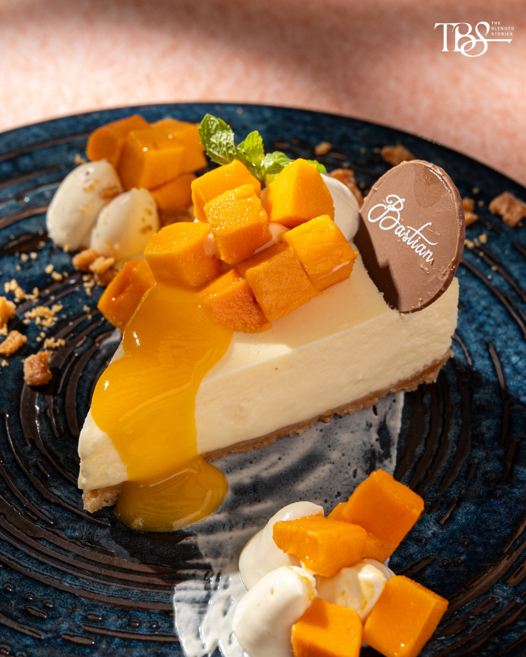 Bastian - New York Cheesecake with Mango.