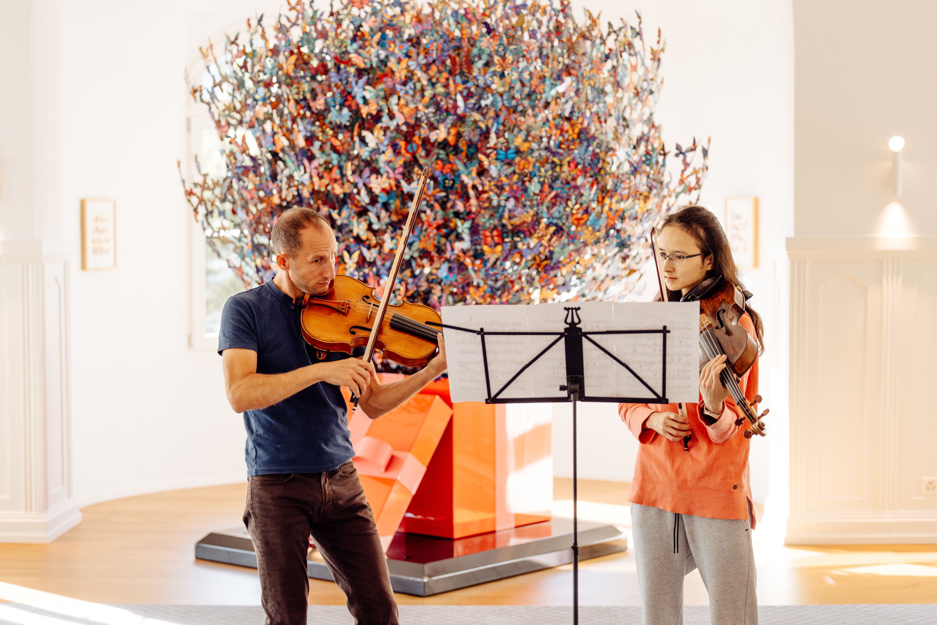 An interdisciplinary and intergenerational approach to help telanted young musicians to reach their full global potential.