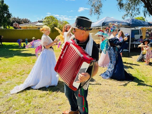 Photo sourced from: https://www.facebook.com/DiscoverDianella/