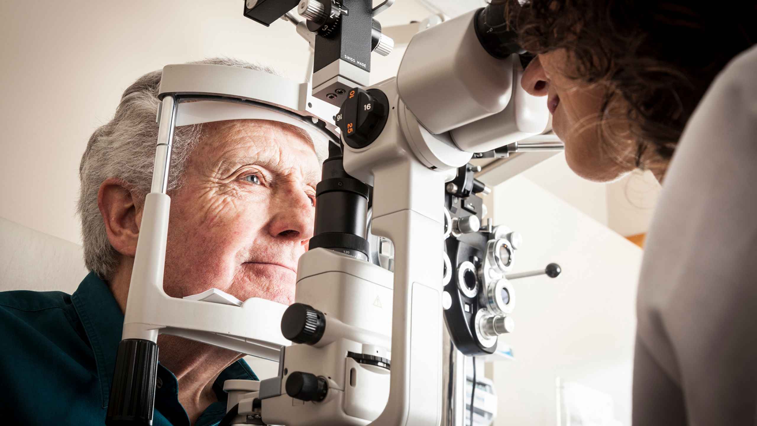 Managing and treating diabetic macular edema (DME)