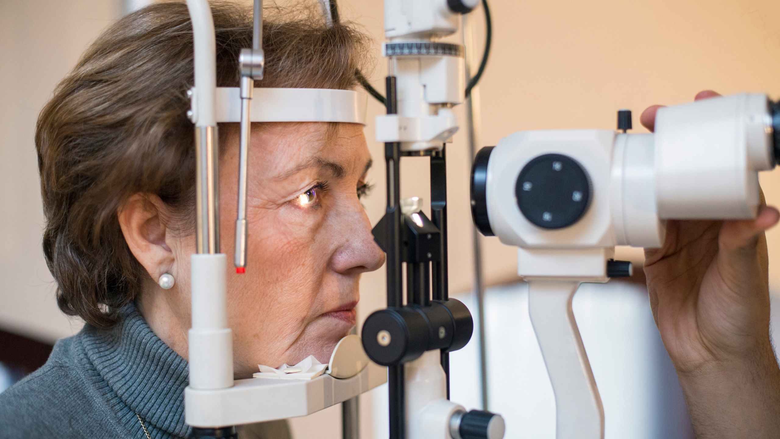 How to manage diabetic macular edema