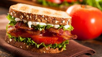 Diabetes-friendly recipe: BLT with rosemary aioli