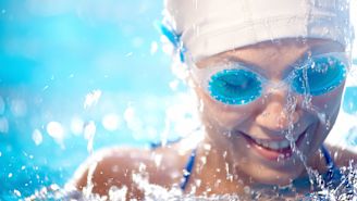 The truth about swimming pools and your eyes