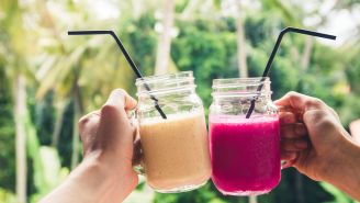5 healthy smoothies that are easy to make at home