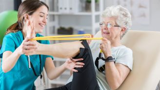 5 ways to reduce RA swelling and stiffness