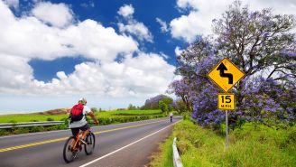 The insider’s guide to healthy Hawaii: 8 tips to bike ride safely