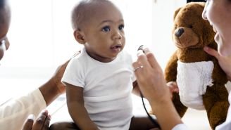 9 ways to keep your baby calm at the doctor